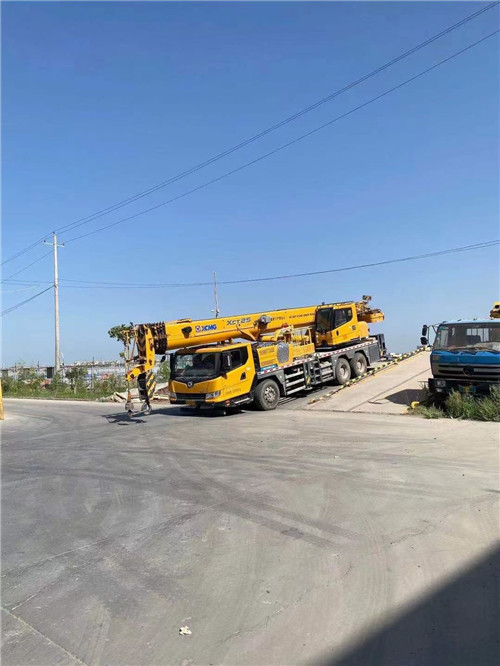 岳塘区吊车作业时，可能会产生哪些额外收费项目？