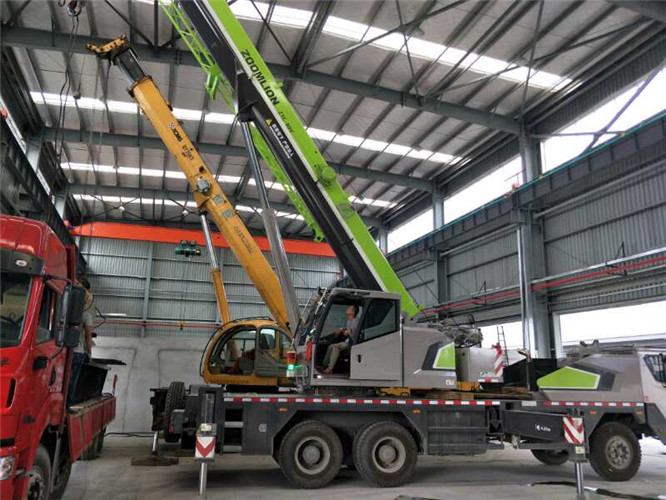 岳塘区高空车出租需要注意哪些安全事项？