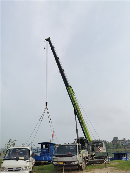 岳塘区桥梁建设吊装案例